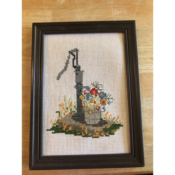 Vintage Needlepoint Rustic Water Pump with Flowers 5.5x7.5x1 - Picture 5 of 6